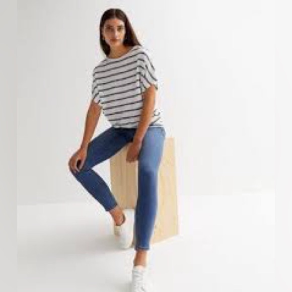 Max Studio Linen Blend Beige and Navy  Knit Top Sz L - Picture 1 of 9